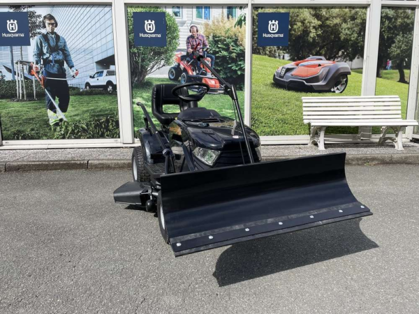 BLACK EDITION® PRO 155/98 SD Rasentraktor