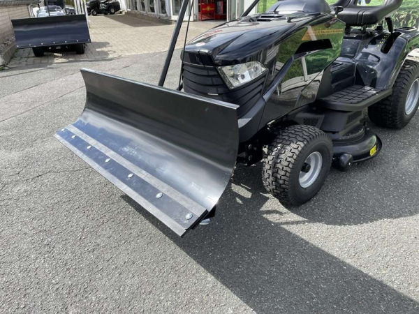 BLACK EDITION® PRO 155/98 SD Rasentraktor